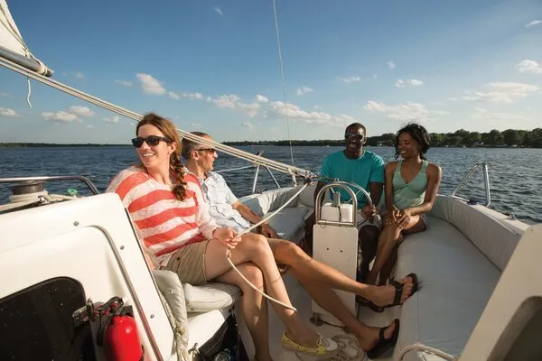 How to Choose the Right Boat Club for Your Lifestyle in Florida?