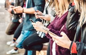 How Social Media Is Changing Modern Friendships
